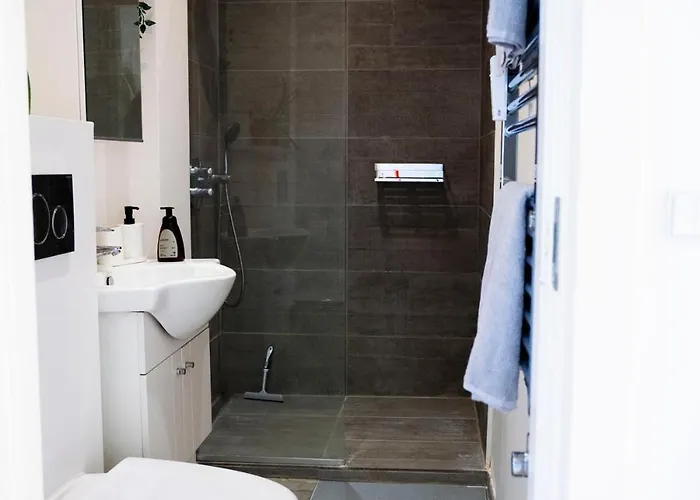 Stylish 4 Person Cph I 5 Min To Metro *